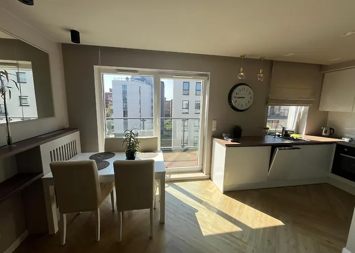 Spacious Chmielna Park Oldtown * 그단스크